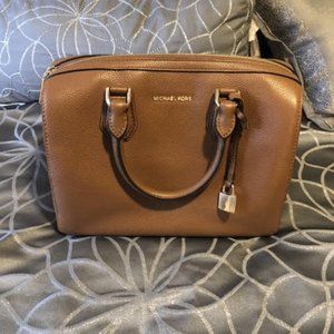 Michael Kors	Pebbled Leather Purse (Tan)